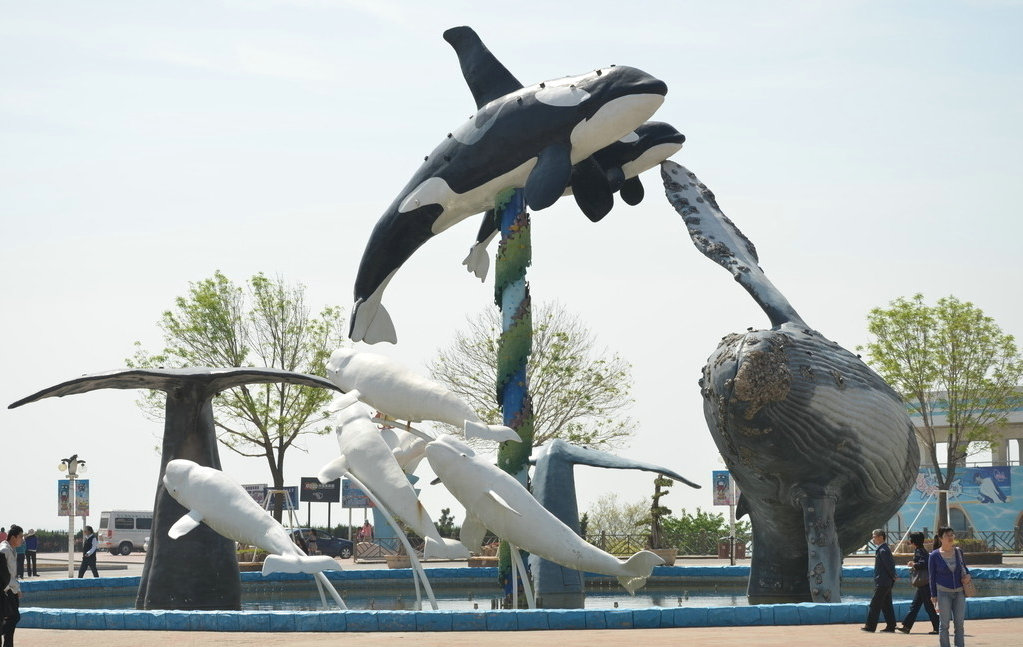 河南雕塑公司制作不銹鋼雕塑時應(yīng)注意什么(圖1) 河南雕塑公司制作不銹鋼雕塑時應(yīng)注意什么(圖1)