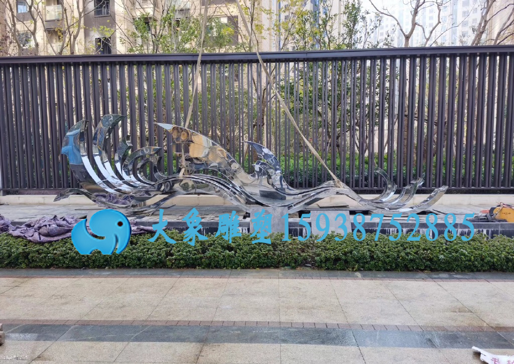 河南不銹鋼雕塑為什么會被越來越多的人選擇?(圖4) 河南不銹鋼雕塑為什么會被越來越多的人選擇?(圖4)